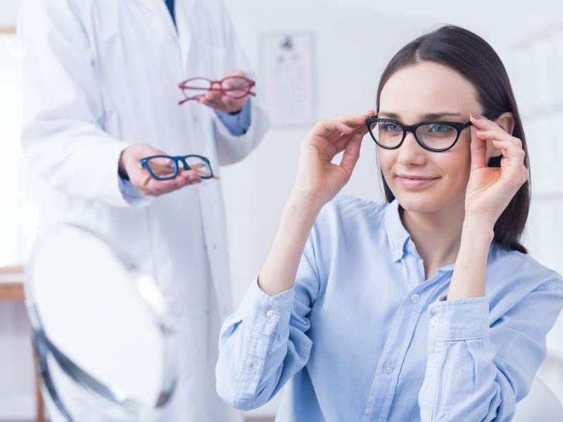 optician-with-eyeglasses-and-client.jpg optician-with-eyeglasses-and-client.jpg